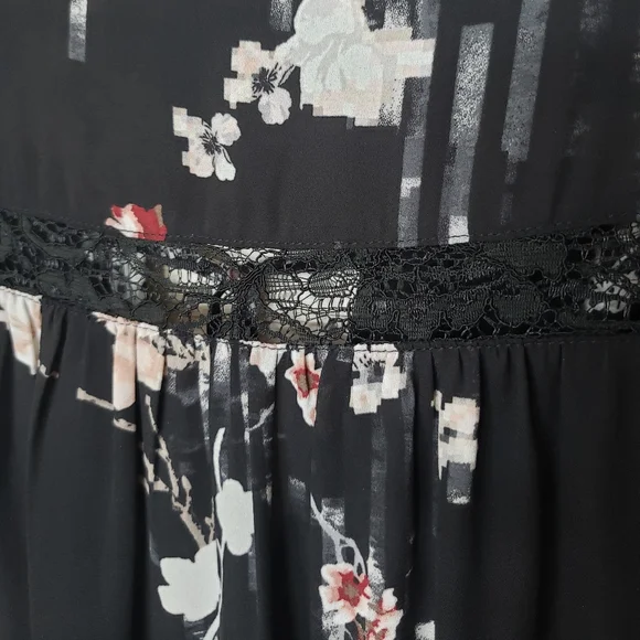 WHBM Blouse - Picture 5 of 15